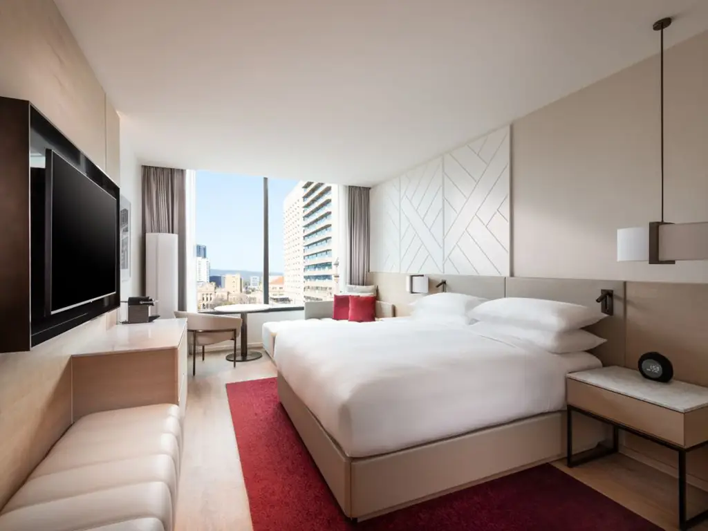 adl-marriott-hotel-superior-king_1024x768