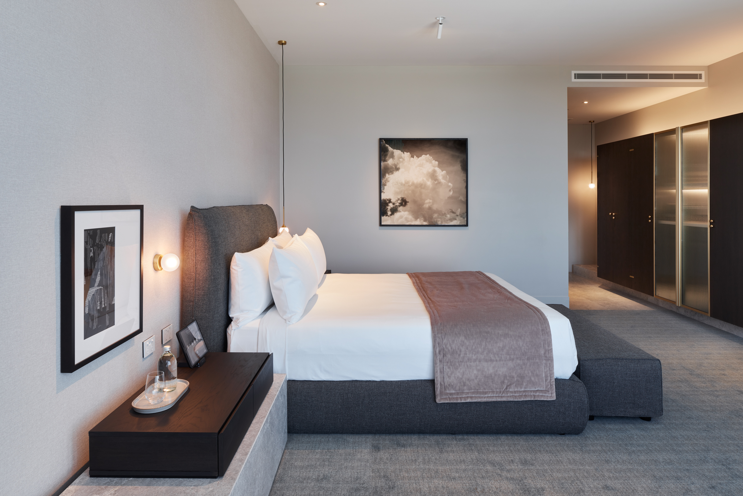 Eos Allure Room